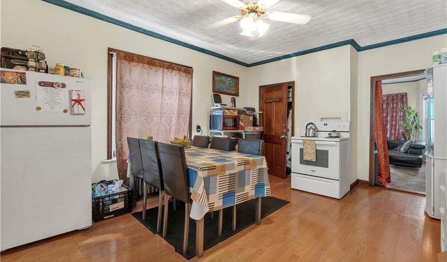 584 Lonsdale Ave, Central Falls, RI 02863 - 6 Beds, 3 Bath