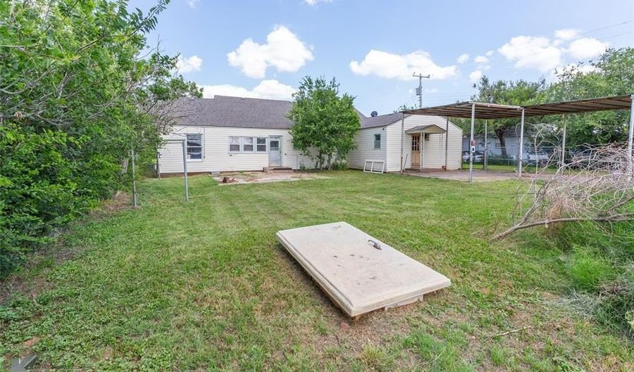 1114 Avenue L, Anson, TX 79501 - 3 Beds, 2 Bath