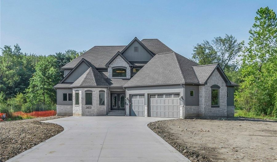 405 Club Dr W, Aurora, OH 44202 - 6 Beds, 5 Bath