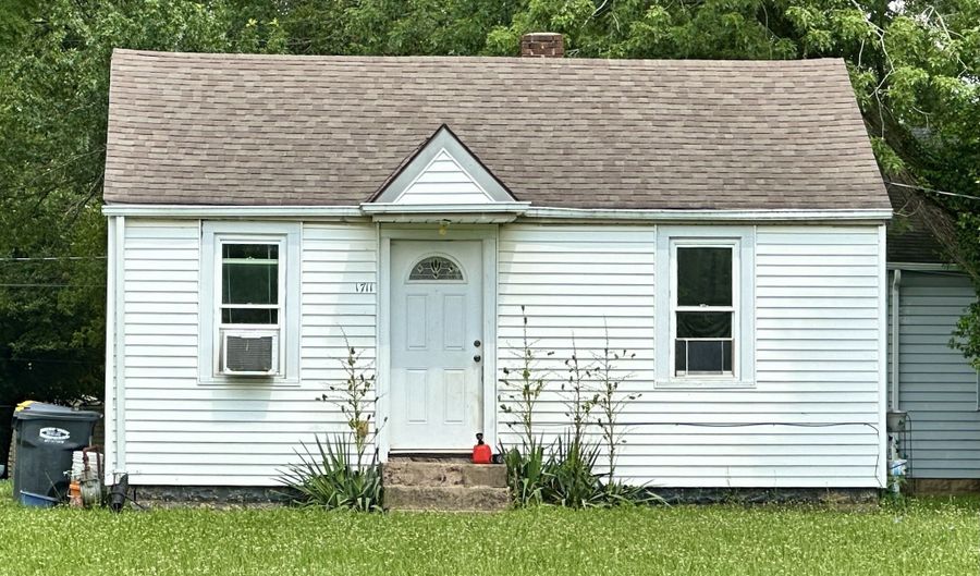1711 E Lynn St, Anderson, IN 46016 - 2 Beds, 1 Bath