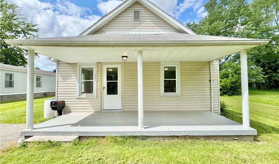 542 North St, Austin, IN 47102 - 2 Beds, 1 Bath