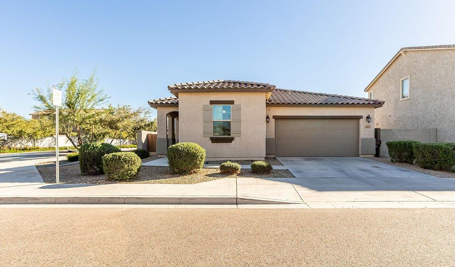 10855 W Taylor St, Avondale, AZ 85323 - 4 Beds, 3 Bath