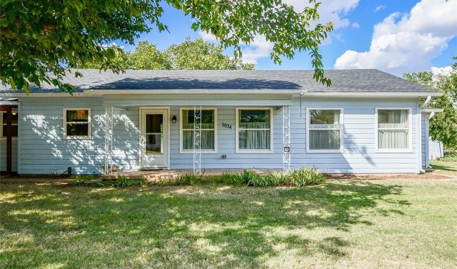 1634 Sandefer St, Abilene, TX 79601 - 3 Beds, 2 Bath