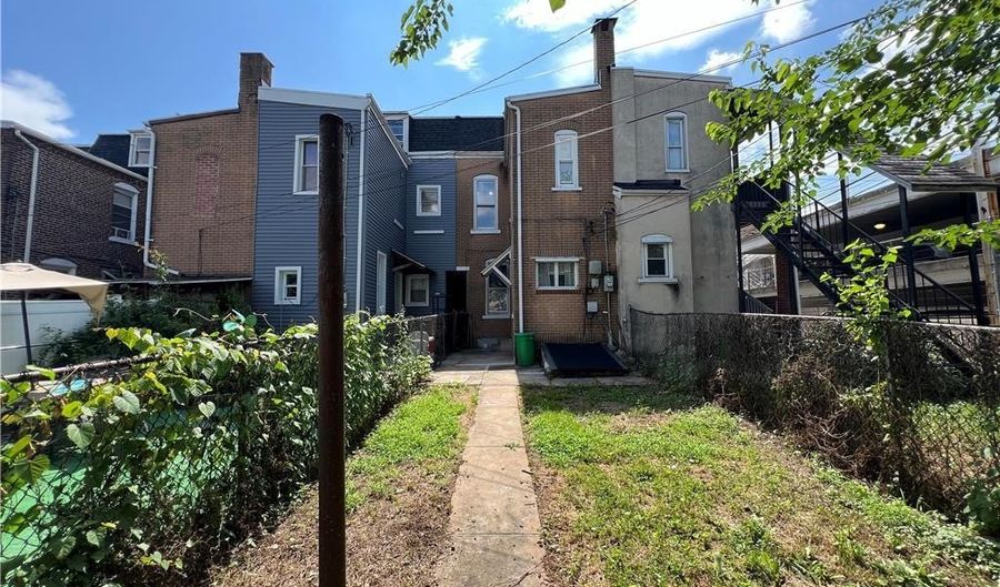 219 N Penn St, Allentown, PA 18102 - 4 Beds, 1 Bath