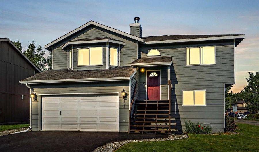 7821 Charlotte Cir, Anchorage, AK 99502 - 4 Beds, 3 Bath