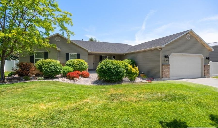 1230 Abbie Rd, Blackfoot, ID 83221 - 5 Beds, 3 Bath