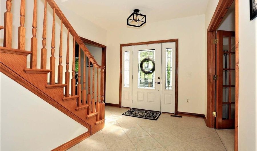 4703 Sawgrass Dr W, Ann Arbor, MI 48108 - 4 Beds, 2 Bath