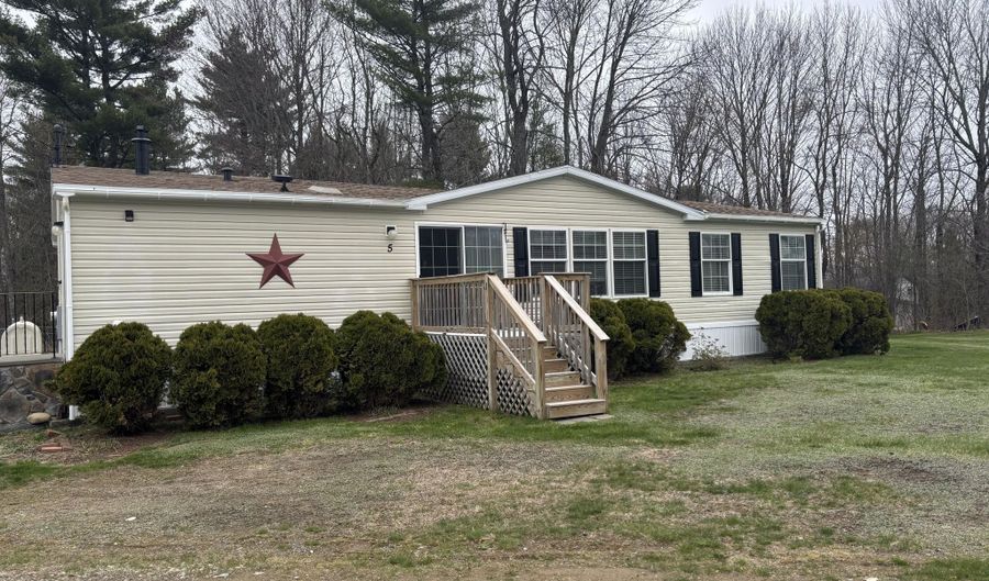 5 Freedom Ln, Belfast, ME 04915 - 3 Beds, 2 Bath