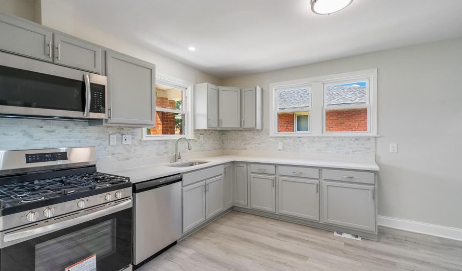 5412 BIDDISON Ave, Baltimore, MD 21206 - 5 Beds, 3 Bath