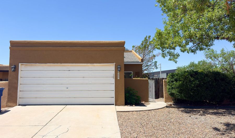6821 Keeling St NW, Albuquerque, NM 87120 - 2 Beds, 2 Bath