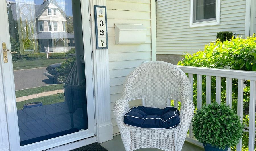327 Woodland Ave, Avon By The Sea, NJ 07717 - 3 Beds, 2 Bath