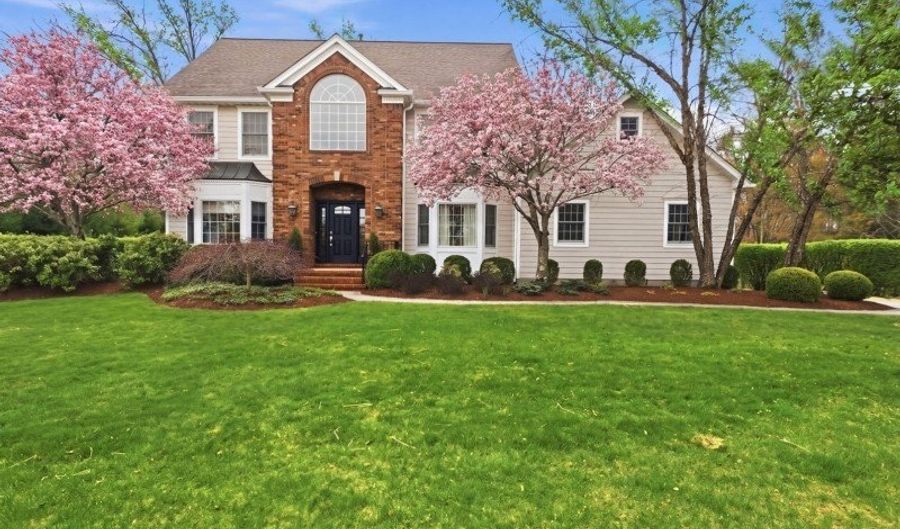 13 Obrien Ct, Bedminster, NJ 07921 - 5 Beds, 4 Bath