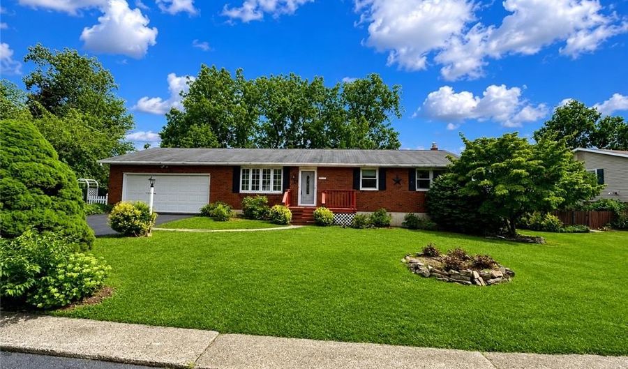 32 W Sylvan Dr, Allen, PA 18067 - 2 Beds, 2 Bath