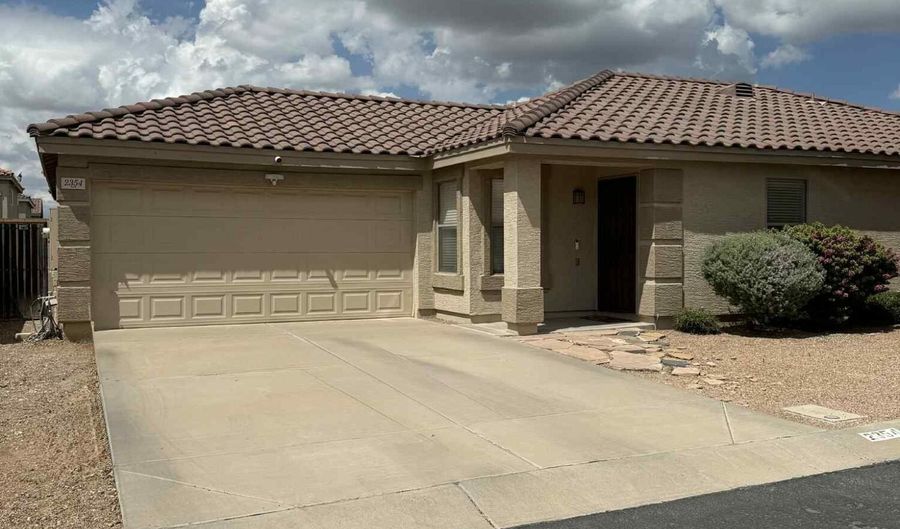 2354 E SPRUCE Dr, Chandler, AZ 85286 - 3 Beds, 2 Bath