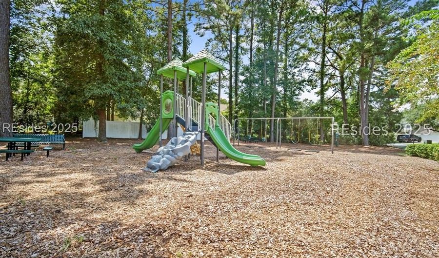 8 Waccamaw Way, Beaufort, SC 29906 - 4 Beds, 3 Bath