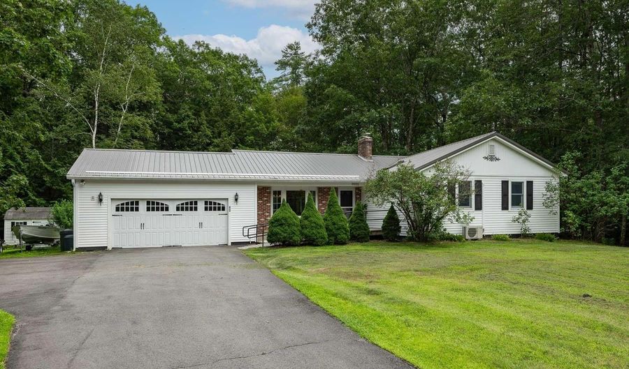 43 Lone Pine Cir, Barrington, NH 03825 - 3 Beds, 3 Bath