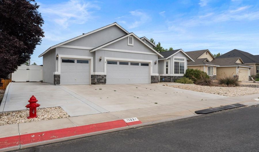 1122 Dixie Ln, Fernley, NV 89408 - 3 Beds, 2 Bath