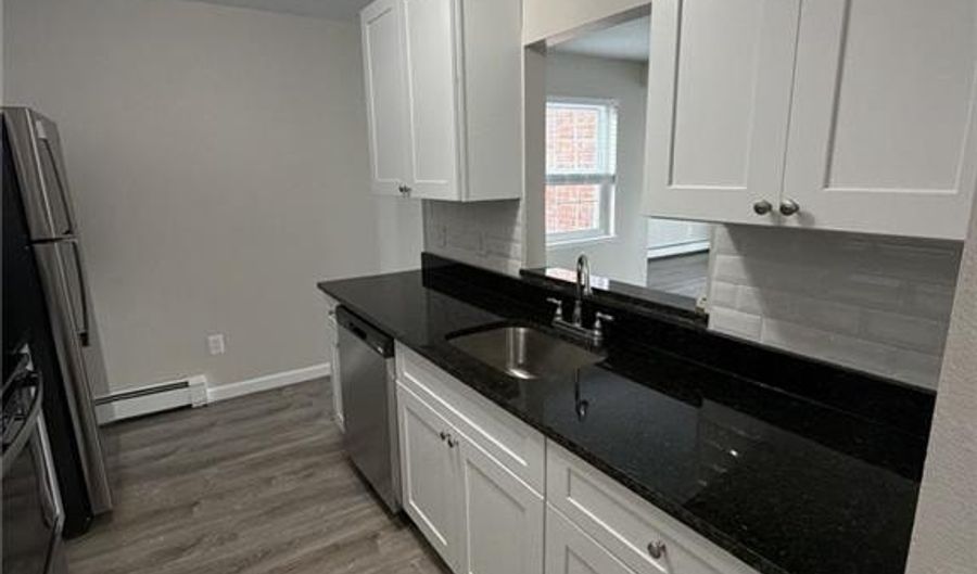 3 Admiralty Dr 01-07, Middletown, RI 02842 - 2 Beds, 1 Bath