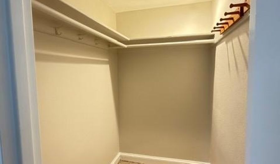 24 S OLD GLEBE Rd S 202, Arlington, VA 22204 - 1 Beds, 1 Bath