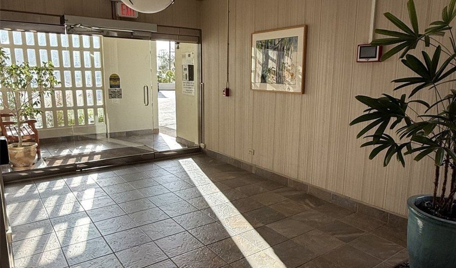 927 Prospect St 606, Honolulu, HI 96822 - 2 Beds, 2 Bath