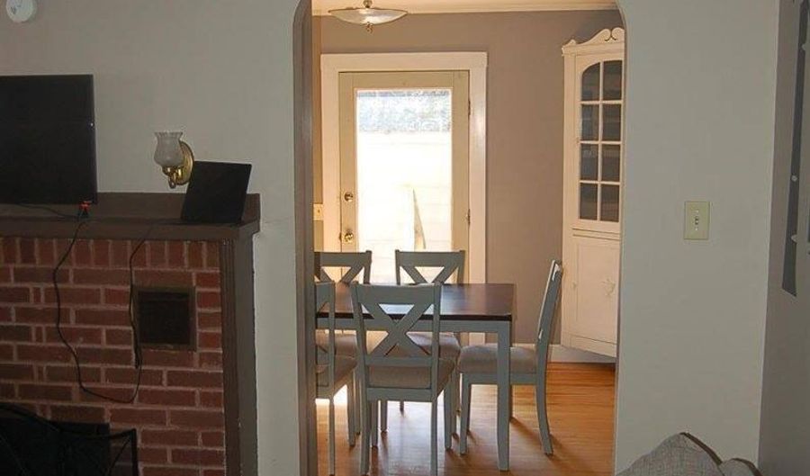 122 Allen St, Bangor, ME 04401 - 3 Beds, 1 Bath