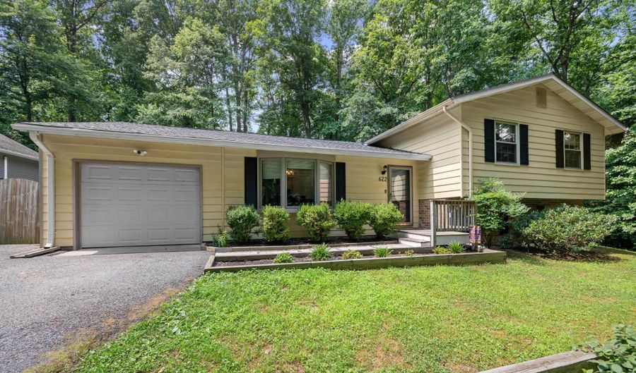 622 WAYWARD Dr, Annapolis, MD 21401 - 3 Beds, 2 Bath