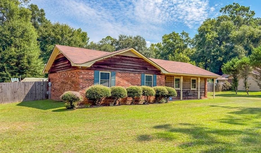 1605 Forrest Ln, Bainbridge, GA 39817 - 3 Beds, 2 Bath