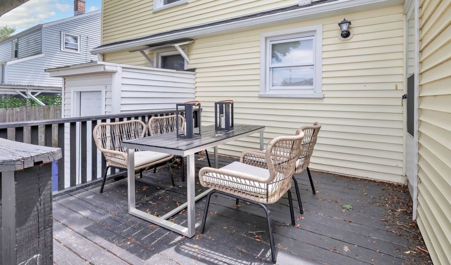 84 Oxford St, Bridgeport, CT 06606 - 3 Beds, 2 Bath