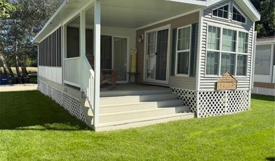 5055 W Lake Mary Dr SW 18, Alexandria, MN 56308 - 1 Beds, 1 Bath