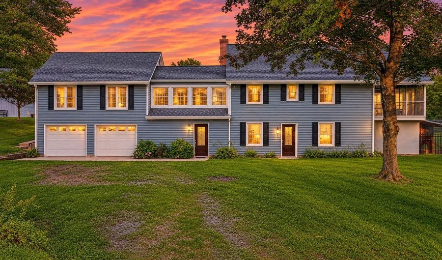 5947 APPLETOWN Rd, Boonsboro, MD 21713 - 4 Beds, 3 Bath