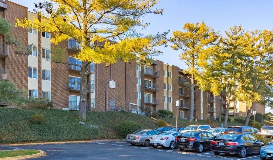 75 S REYNOLDS St 318, Alexandria, VA 22304 - 0 Beds, 1 Bath