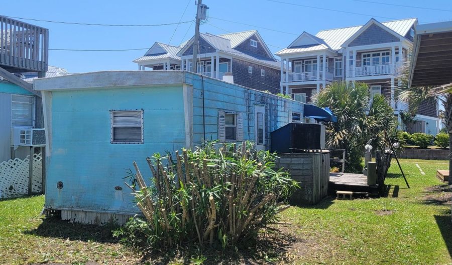 107 Pina Colada Ln, Atlantic Beach, NC 28512 - 2 Beds, 1 Bath