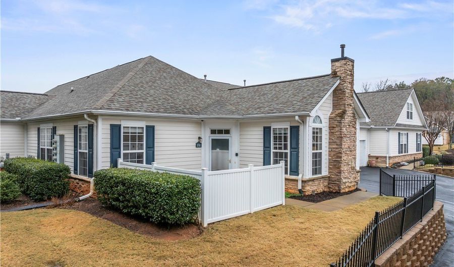 151 Life Style Ln, Anderson, SC 29621 - 2 Beds, 2 Bath