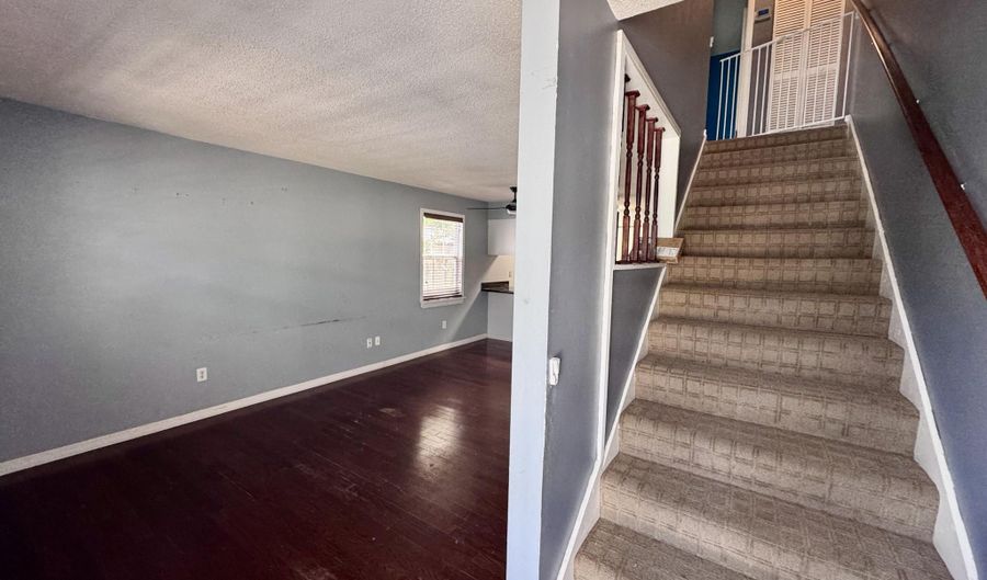 1232 MAIN St, Atlantic Beach, FL 32233 - 2 Beds, 2 Bath