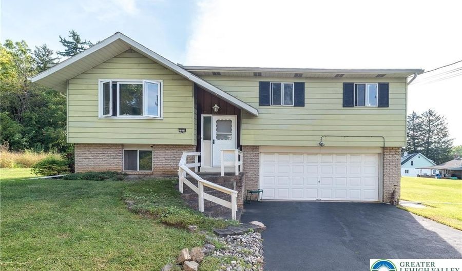 1221 Byfield St, Allentown, PA 18103 - 3 Beds, 2 Bath