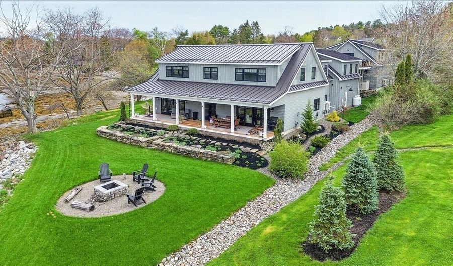 16 Blacks Lndg, Belfast, ME 04915 - 3 Beds, 4 Bath