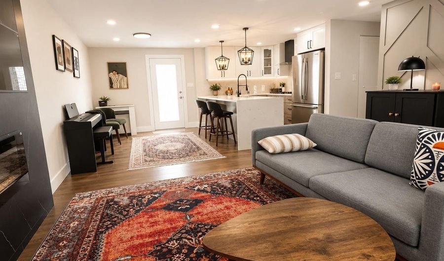8107 BROWN Ct, Alexandria, VA 22306 - 5 Beds, 2 Bath