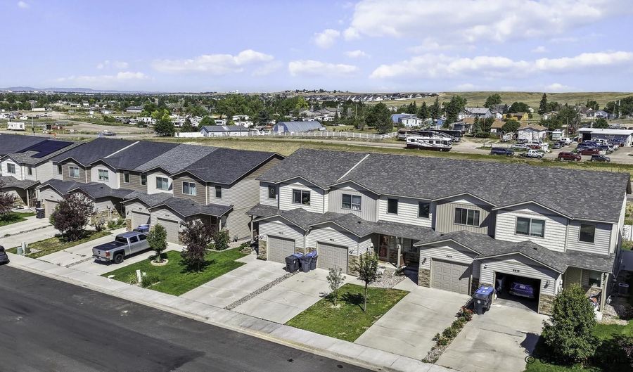 6616 PAINTED ROCK Trl, Cheyenne, WY 82001 - 3 Beds, 3 Bath