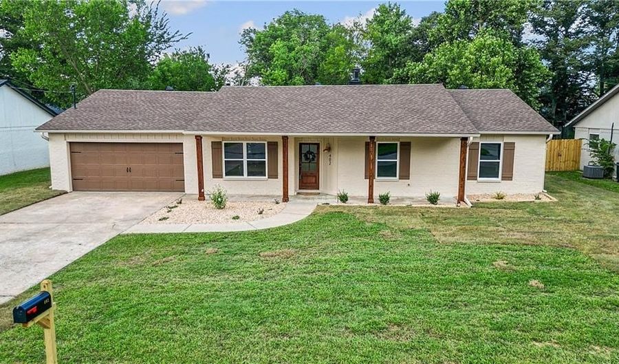 402 SW 11th St, Bentonville, AR 72712 - 3 Beds, 2 Bath