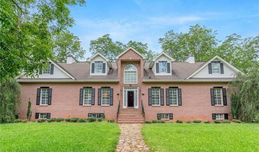 113 Heatherwood Ln, Barnesville, GA 30204 - 4 Beds, 4 Bath