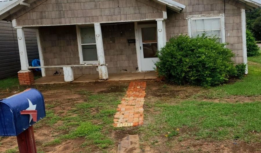 911 Ave. E St, Abernathy, TX 79311 - 3 Beds, 1 Bath