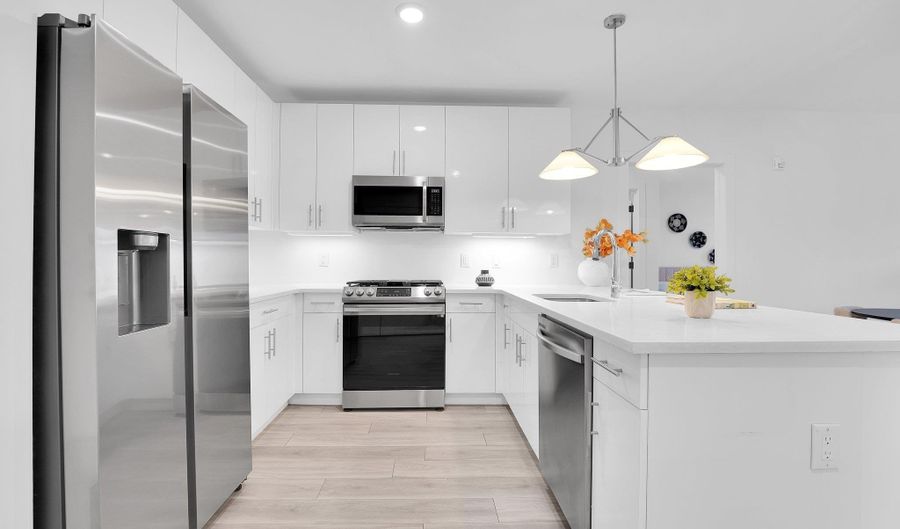 117 W 2ND St 202, Bayonne, NJ 07002 - 2 Beds, 2 Bath