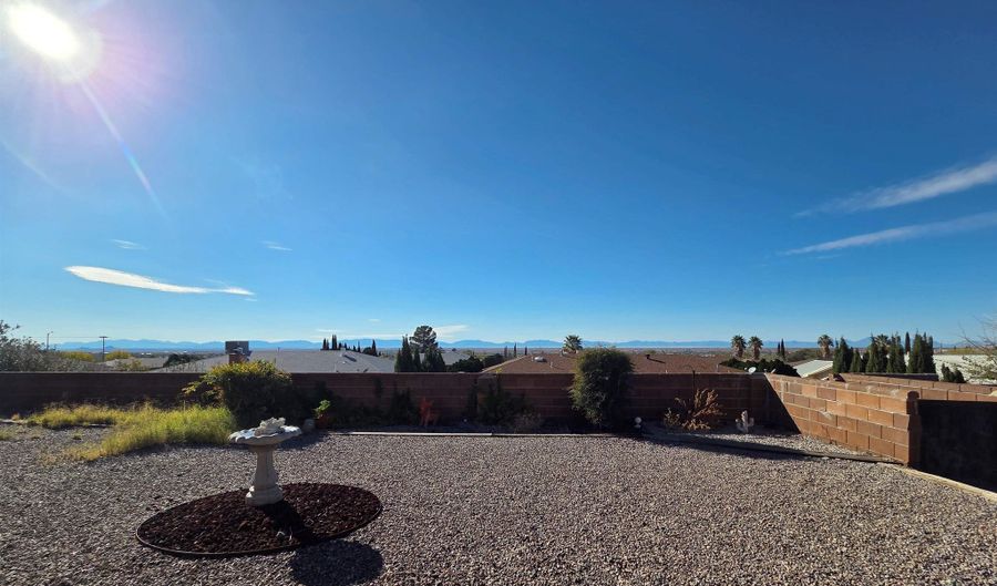 405 Sunbeam Ave, Alamogordo, NM 88310 - 3 Beds, 2 Bath