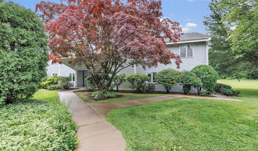 137 Florence Rd 1A, Branford, CT 06405 - 3 Beds, 2 Bath