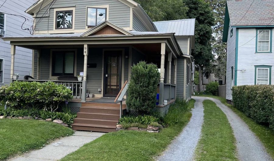 94 Park St, Burlington, VT 05401 - 5 Beds, 2 Bath