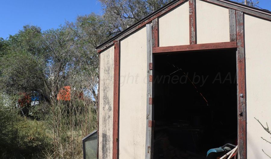 505 E 5th St, Adrian, TX 79001 - 3 Beds, 1 Bath