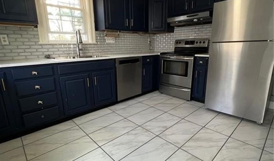 275 Eddie Dowling Hwy SE, North Smithfield, RI 02896 - 4 Beds, 2 Bath