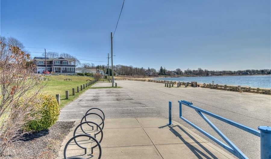 38 Highland Ave, Barrington, RI 02806 - 3 Beds, 2 Bath