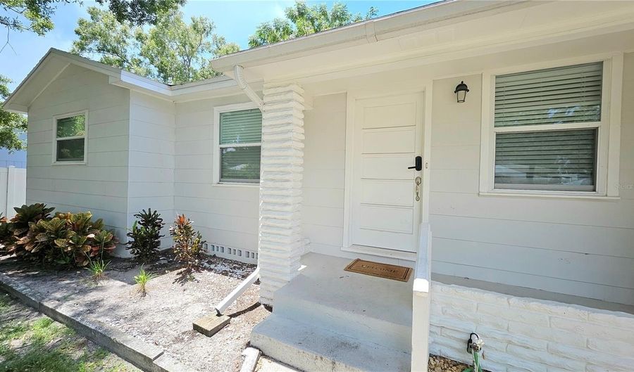 618 S CREST Ave, Clearwater, FL 33756 - 3 Beds, 1 Bath