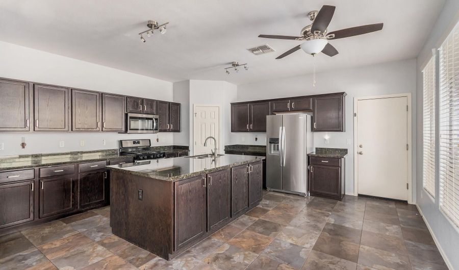 21014 W RIDGE Rd, Buckeye, AZ 85396 - 3 Beds, 3 Bath